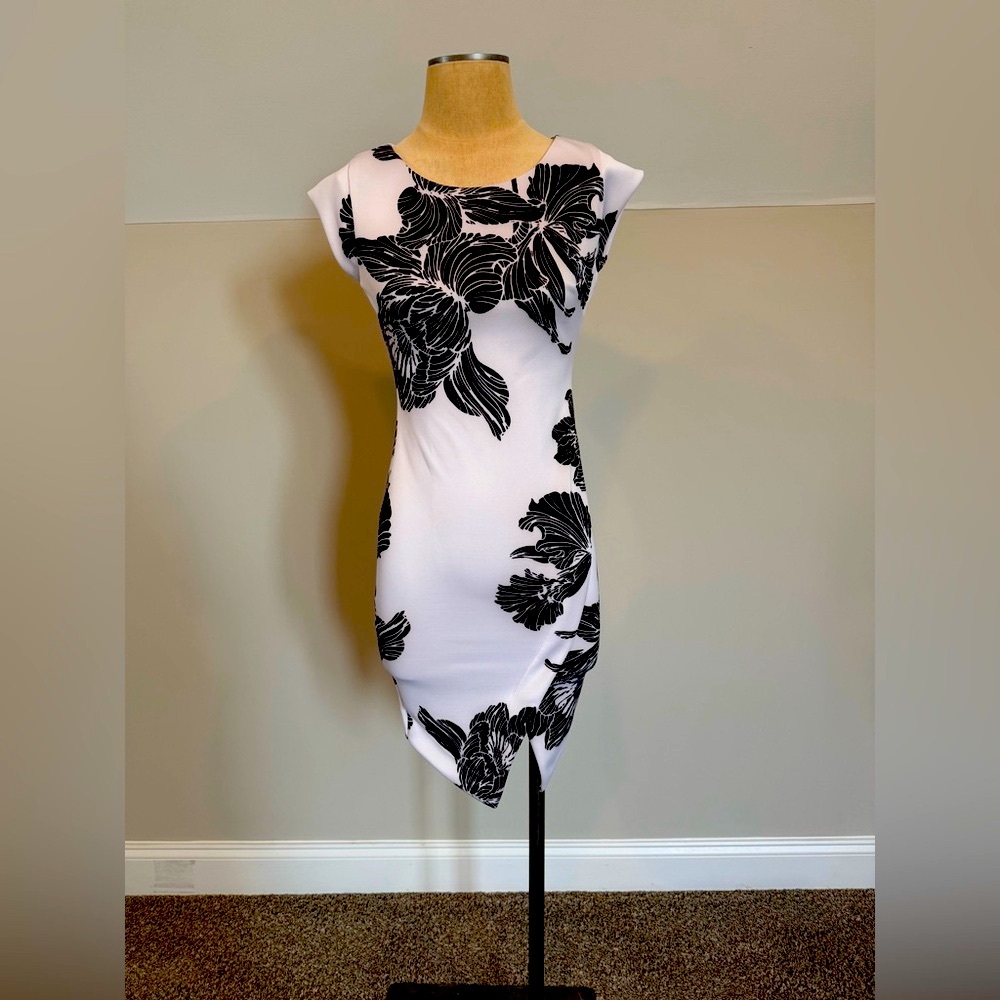 EUC! Bar III Elegant Black and White Floral Dress is great for any occasion